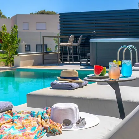 Trapezia Diamond וילה