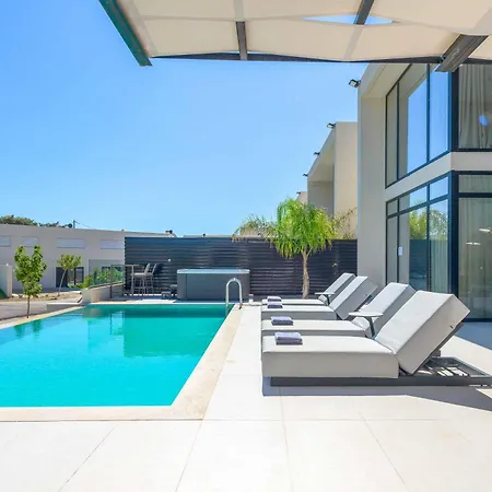 Trapezia Diamond Kolymbia